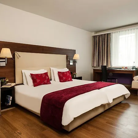 Astoria 4*