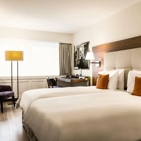 Astoria Hotell 4*