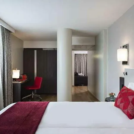 Astoria Hotell 4*